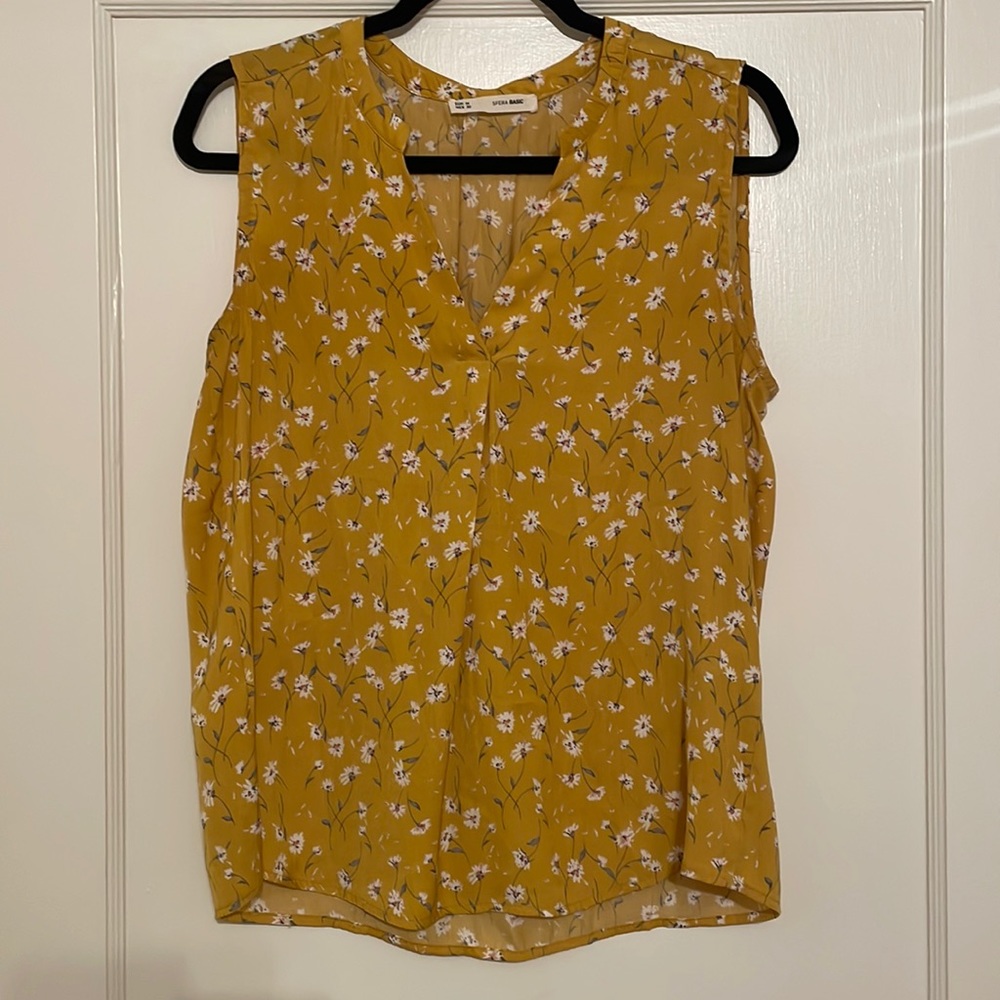 Yellow sleeveless sfera blouse
